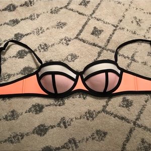 TRIANGL SWIMWEAR Bikini Top Size XSmall